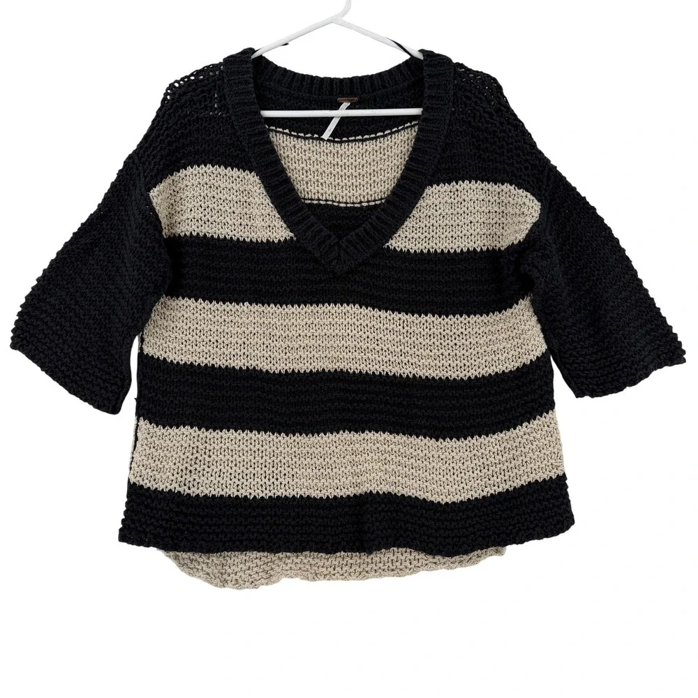 Free People Sweater Womens Small Black Striped V Neck Short‎ Sleeve Knit Top